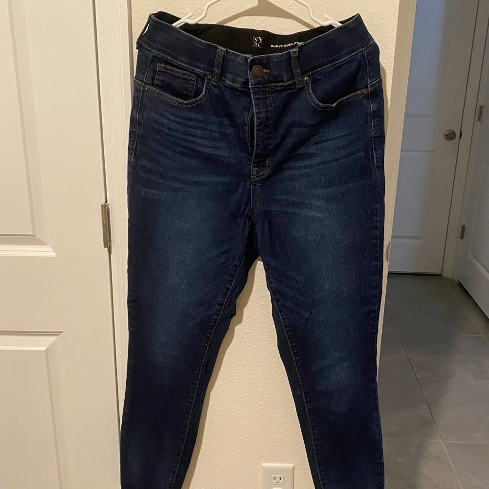 NWT New York & Company Curvy Sculpting Skinny Jeans | Med/Dark Wash